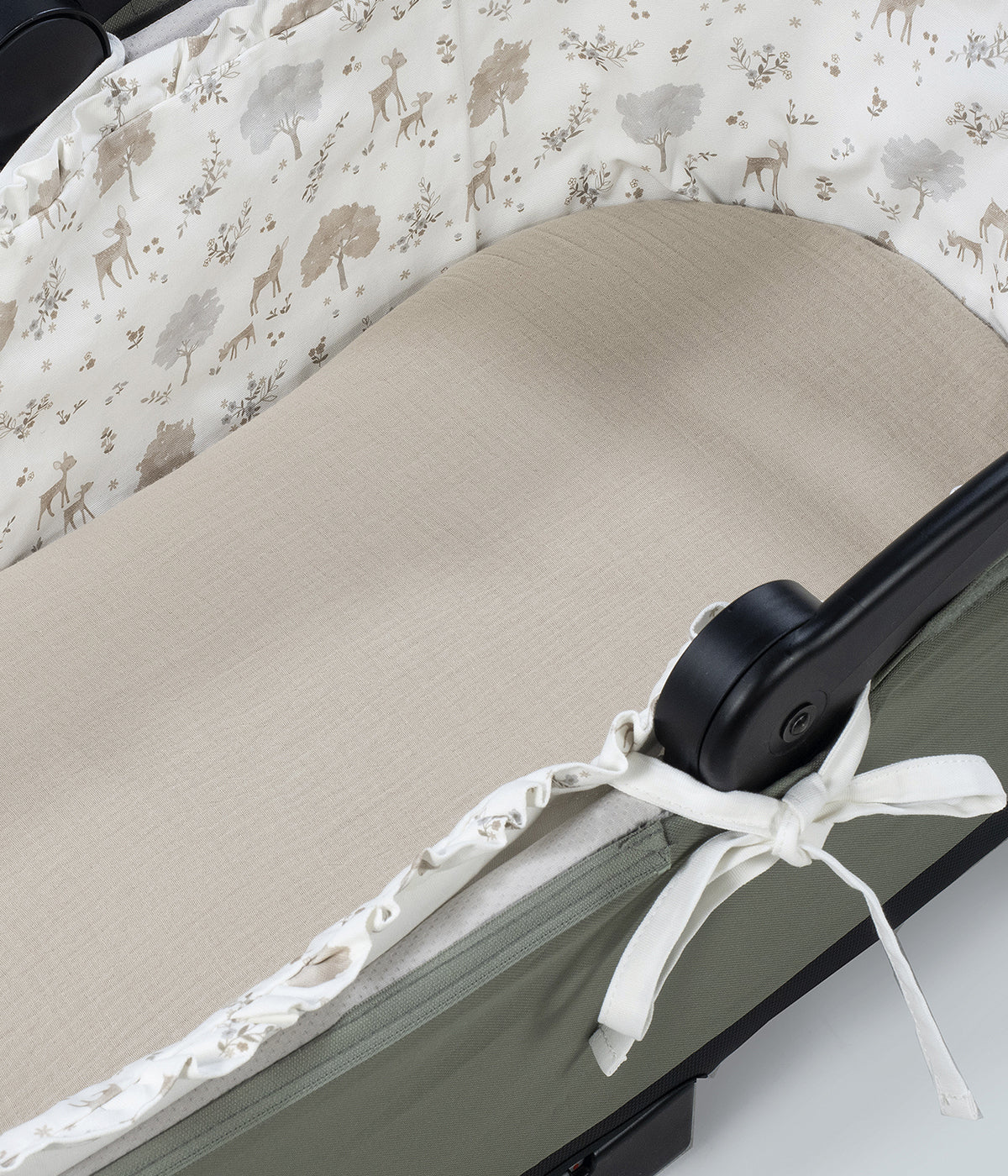 Forra com varas Pasito a Pasito Nara colocada numa alcofa.