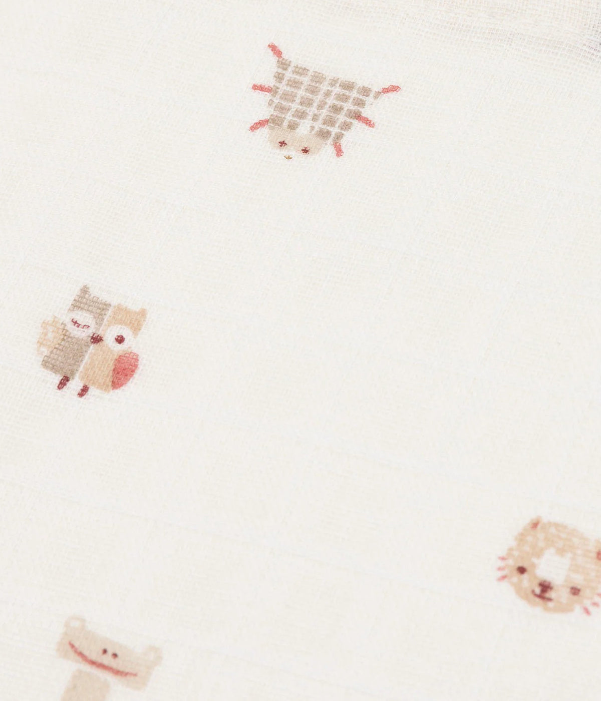 Pack de 3 fraldas musselina em algodão pérola da Jollein da coleção Animal Friends com padrão animais em tons de bege e castanho. Suaves e respiráveis fraldas, perfeitas para vários momentos tais como alimentação ou apoio na muda da fralda.