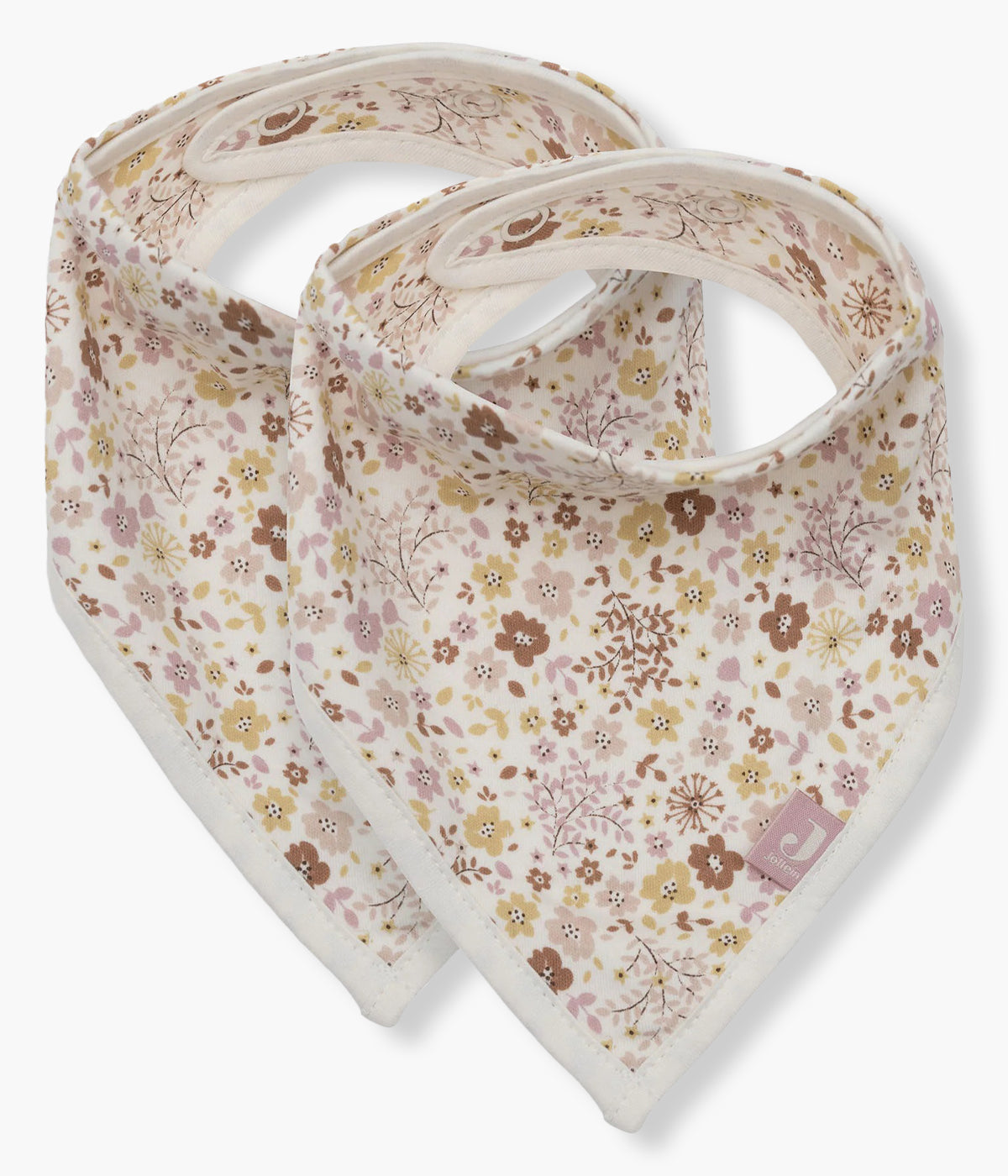 Pack composto por duas babetes estilo bandana em algodão pérola com padrão floral em tons de rosa e bege para bebé menina e recém-nascida. Fecho com molas de pressão em duas medidas.