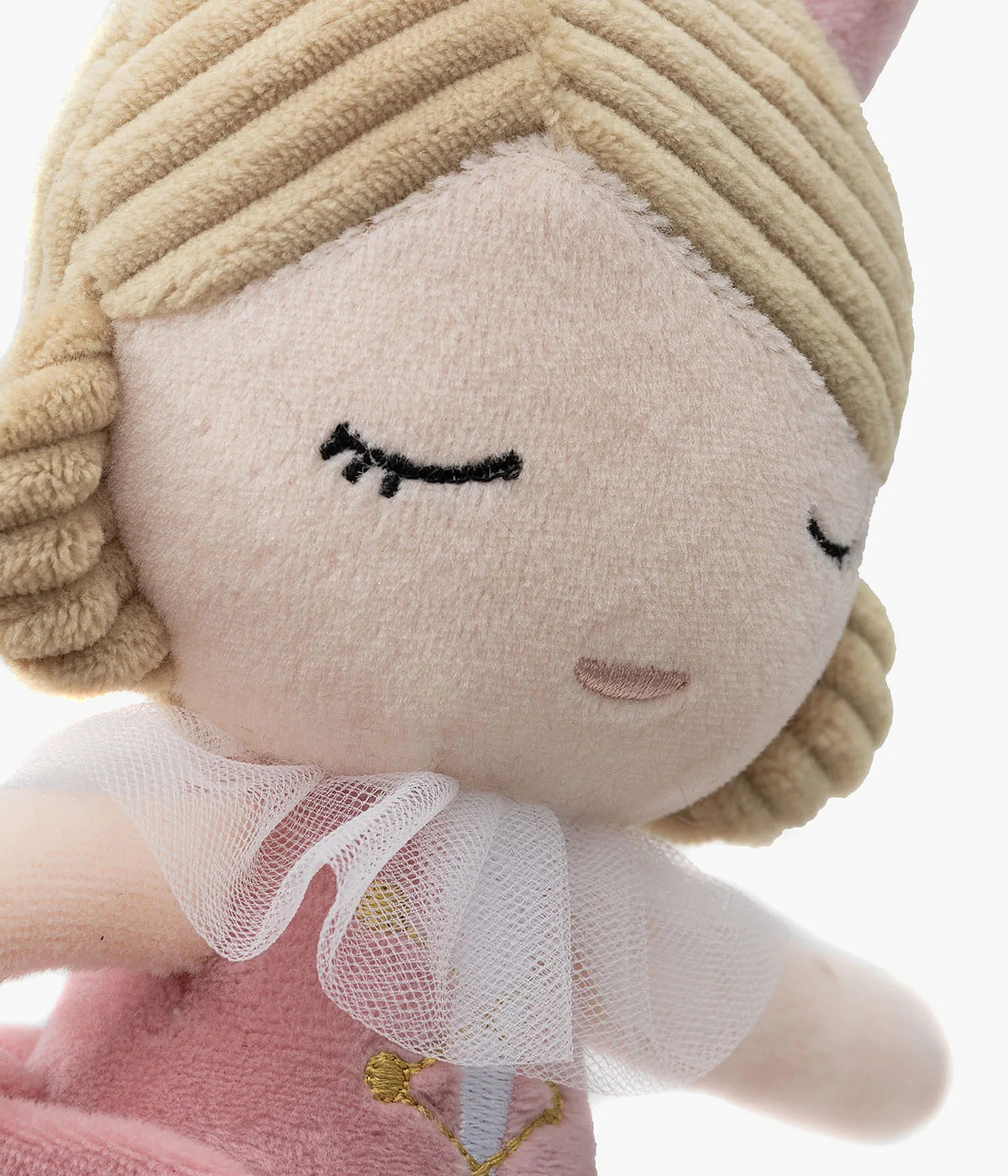 Peluche Fada Lady Lynn da Jollein em tons de rosa para bebé menina. Com 34 cm de comprimento e um toque extremamente suave, esta boneca foi criada a pensar nos primeiros abraços, nas noites mais calmas e nas brincadeiras cheias de imaginação.