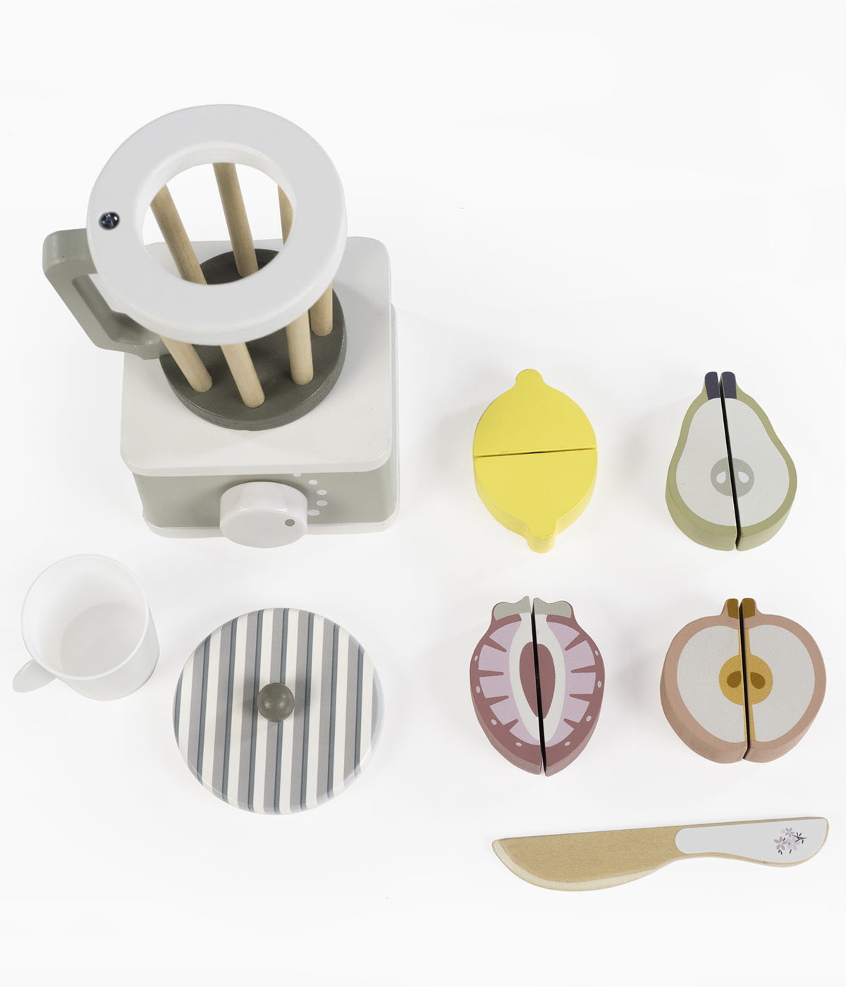 A Liquidificadora de Brincar em Madeira da Walking Mum é o brinquedo ideal para pequenos chefs a partir dos 24 meses. Feita em madeira certificada FSC® e composta por 12 peças, estimula a criatividade, a coordenação e o jogo simbólico de forma segura e divertida.