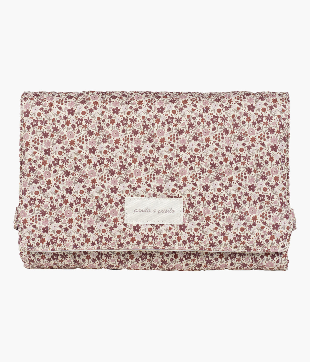 O muda fraldas portátil Cherry Flowers da Pasito a Pasito combina elegância e funcionalidade num design compacto e prático. Com a parte externa em algodão impermeável, com delicado padrão floral em tons de rosa e interior acolchoado e plastificado, é perfeito para mudar a bebé com conforto e estilo em qualquer lugar.