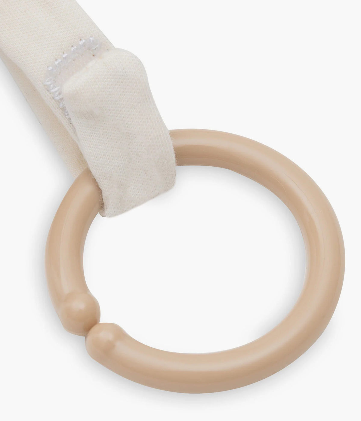 Cubo de Atividades Animal Friends da Jollein para bebé e recém-nascido(a). Com chocalhos, espelhos e tecidos crepitantes que estimulam o desenvolvimento do bebé, este brinquedo envolvente é perfeito para pendurar ou para o bebé manusear.