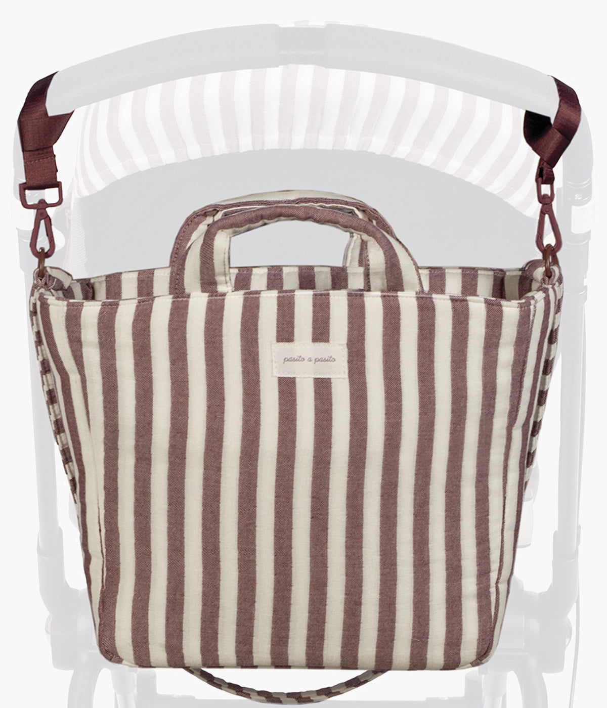Bolsa de passeio Cherry Strips da Pasito a Pasito pendurada no carrinho de bebé.