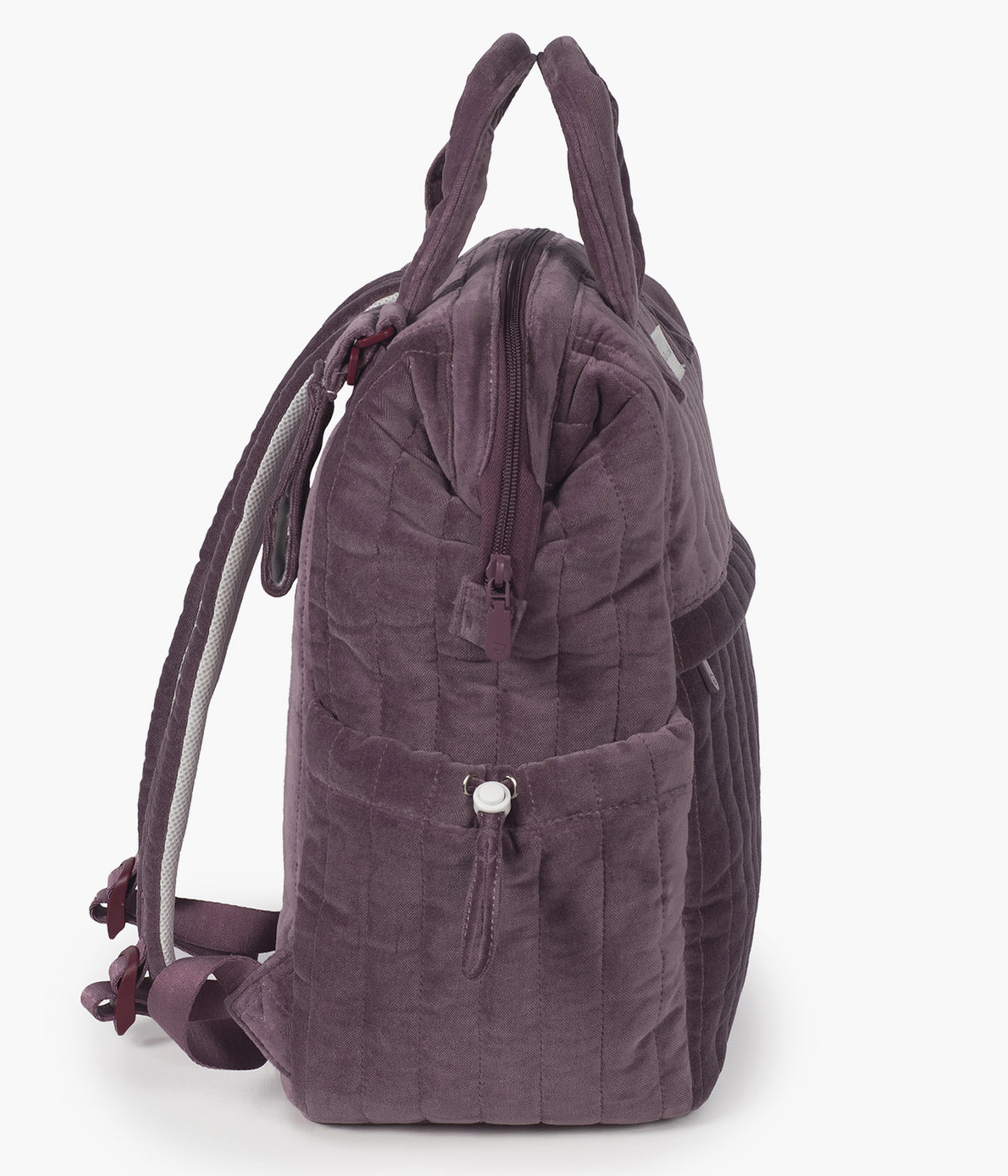 Mochila de maternidade Cherry Velvet da Pasito a Pasito vista de lado.