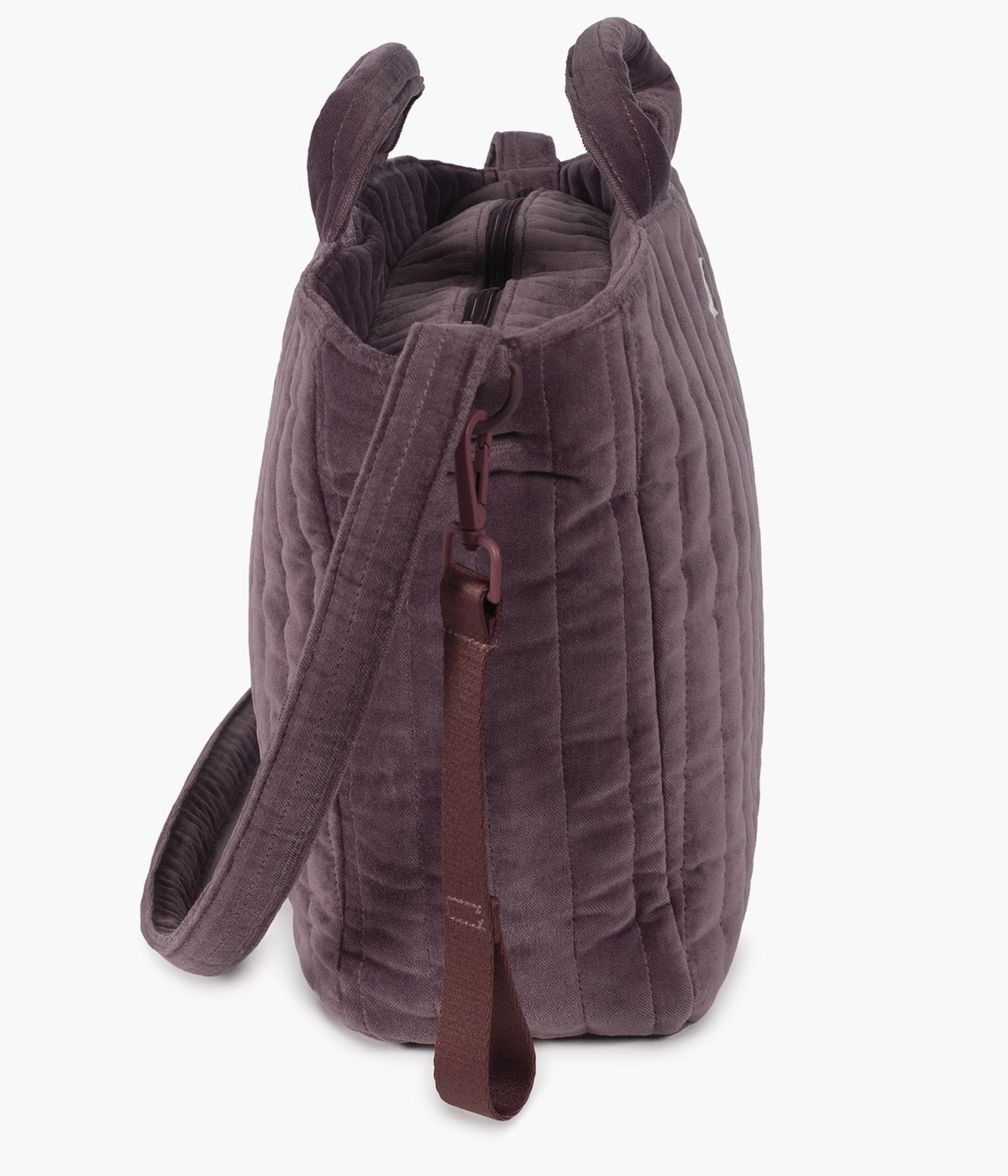 Bolsa de passeio Cherry Velvet da Pasito a Pasito vista de lado.