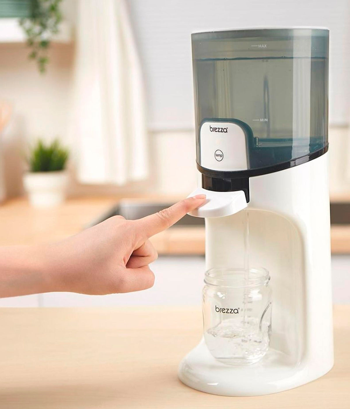 Baby Brezza instant warmer compativel com todos os biberões.