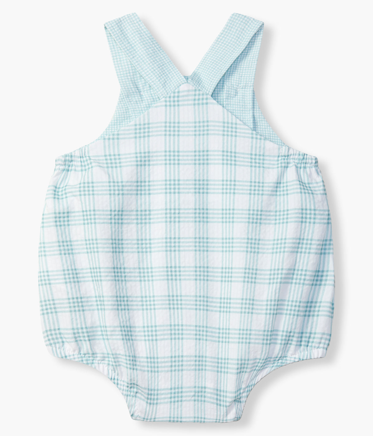 Vista de costas do fofo da Laranjinha para bebé menino e recém-nascido com padrão xadrez verde, 100% algodão. Delicado fofo de verão com bolso no peito e alças com botões madrepérola. Abertura nas alças e entrepernas.