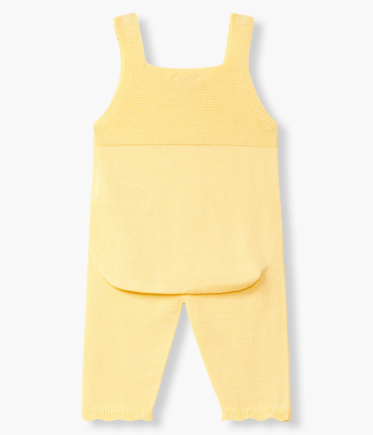 Vista de costas do macacão em malha de algodão orgânico amarelo da Wedoble para bebé e recém-nascido(a). Suave e respirável macacão de alças e sem pés com abertura nas alças.