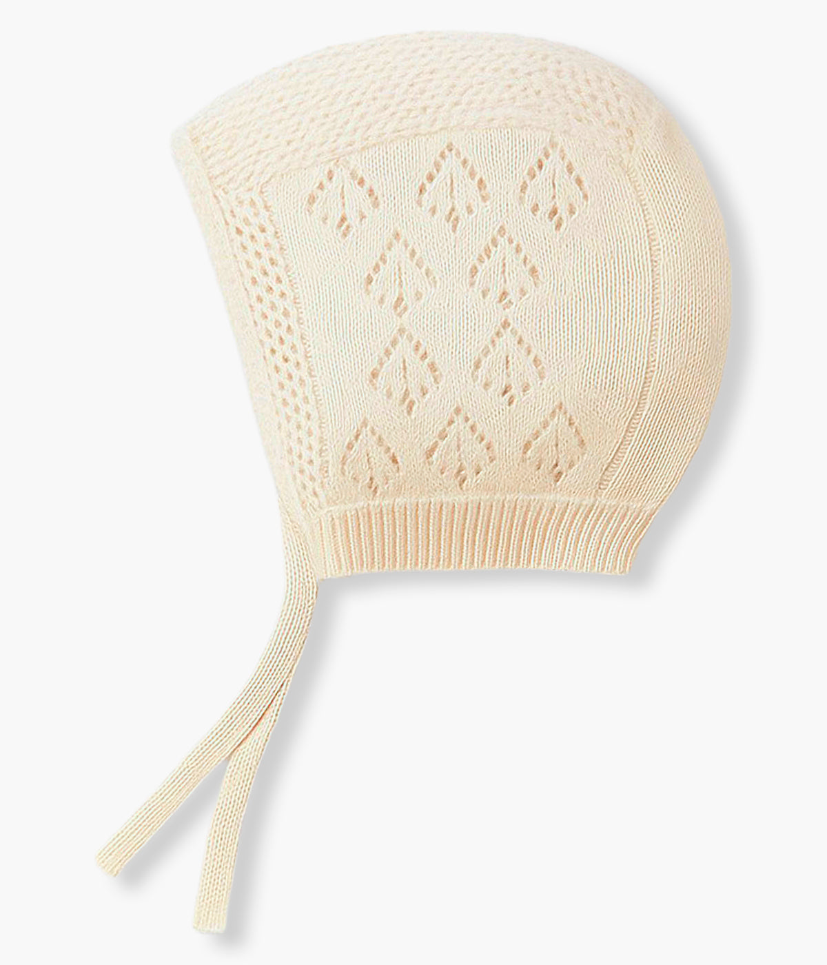 Touca em malha de algodão orgânico bege da Wedoble para bebé e recém-nascido(a). Delicada touca em malha suave com detalhes perfurados e tiras para atar no queixo.