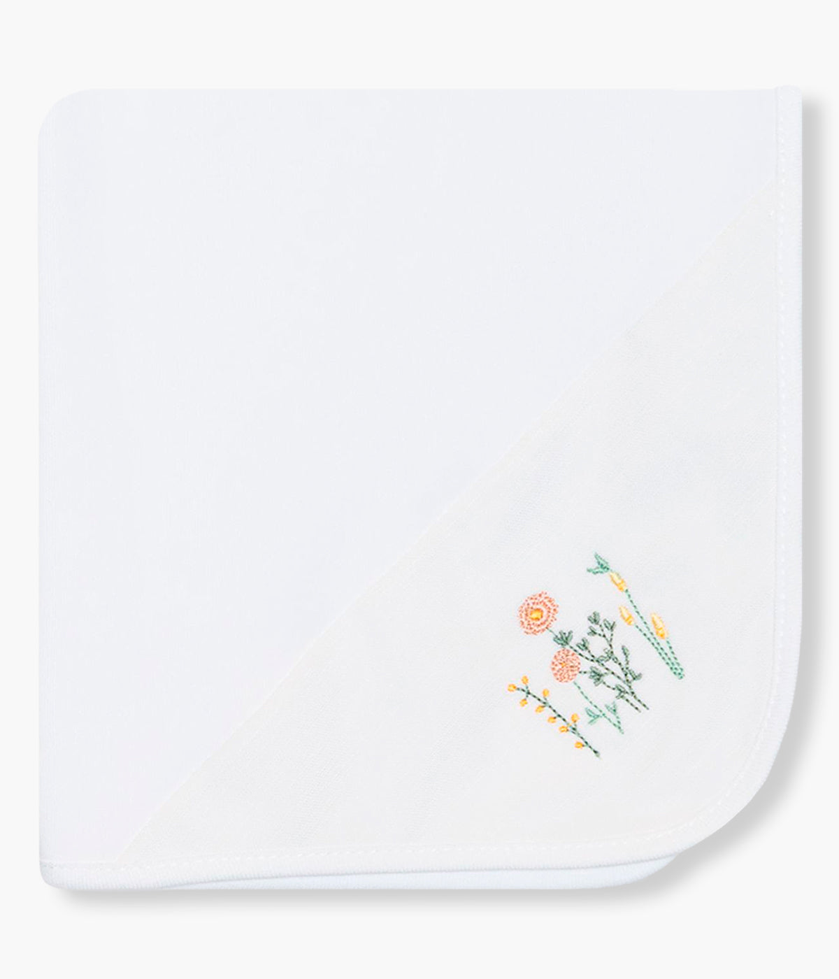 Vista de frente da fralda pérola da Baby Gi para bebé menina e recém-nascida, 100% algodão. Delicada fralda com detalhe em linho no canto com bordado de flores.