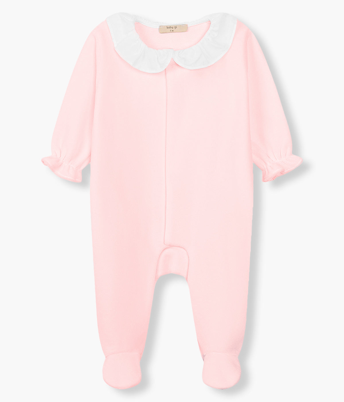Vista frontal do babygrow em veludo rosa da Baby Gi para bebé menina e recém-nascida. Gola redonda cortada branca. Suaves aas de borboleta nas costas. Abertura na frente e entrepernas.
