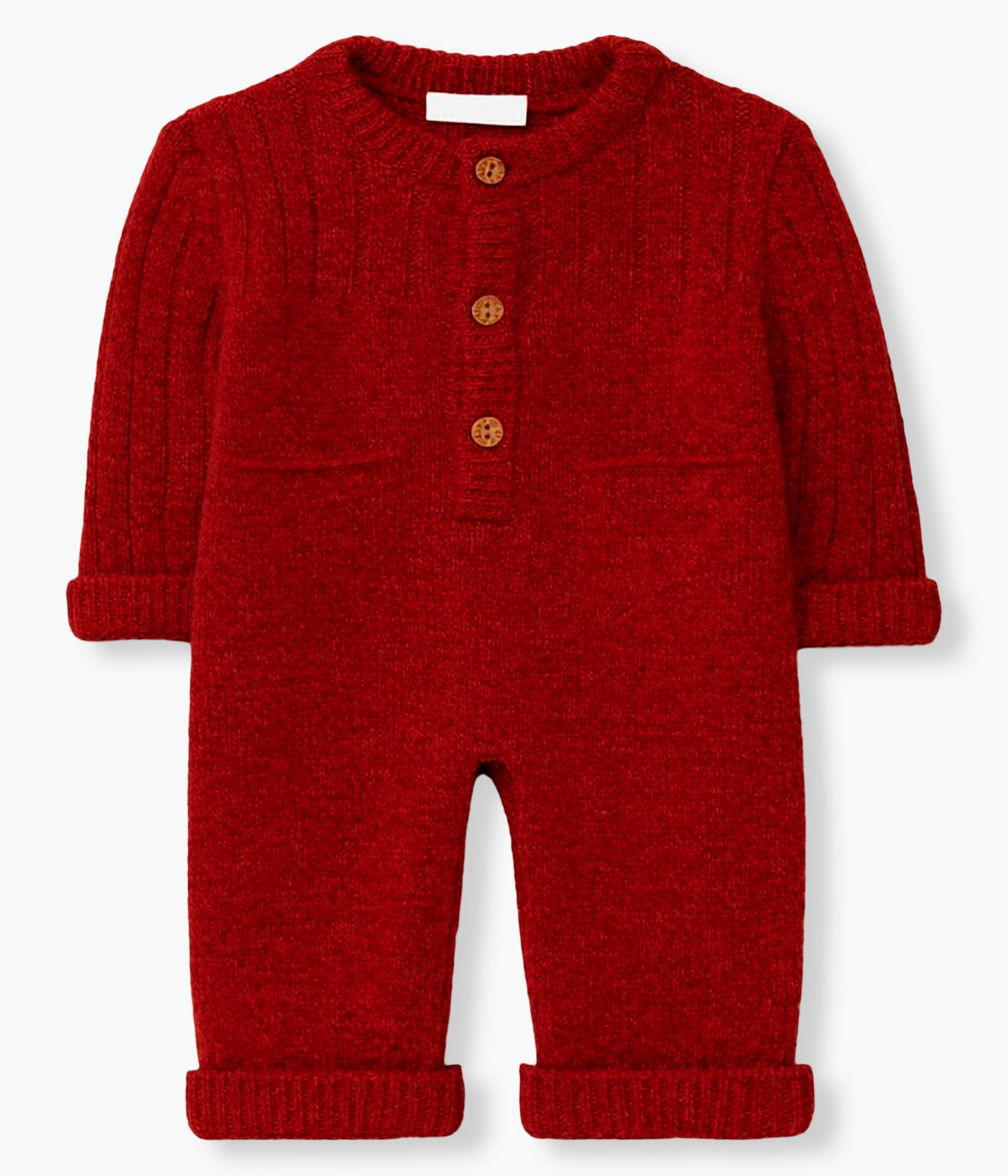 Vista frontal do babygrow tricotado em lã merino extrafina vermelho-escuro da Wedoble para bebé e recém-nascido(a). Quentinho babygrow sem pés com dois bolsos decorativos e detalhes na malha. Abertura no peito e entrepernas.