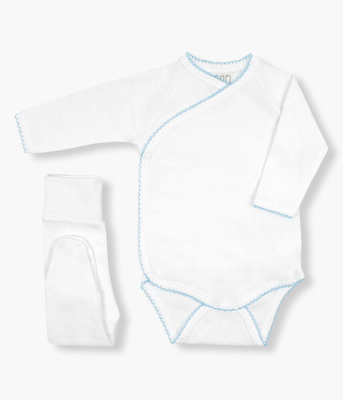 Conjunto de interiores cardados brancos composto por body com picueta azul e collants para bebé e recém-nascido(a), 100% algodão. Body de abertura trepasse com molas de pressão.