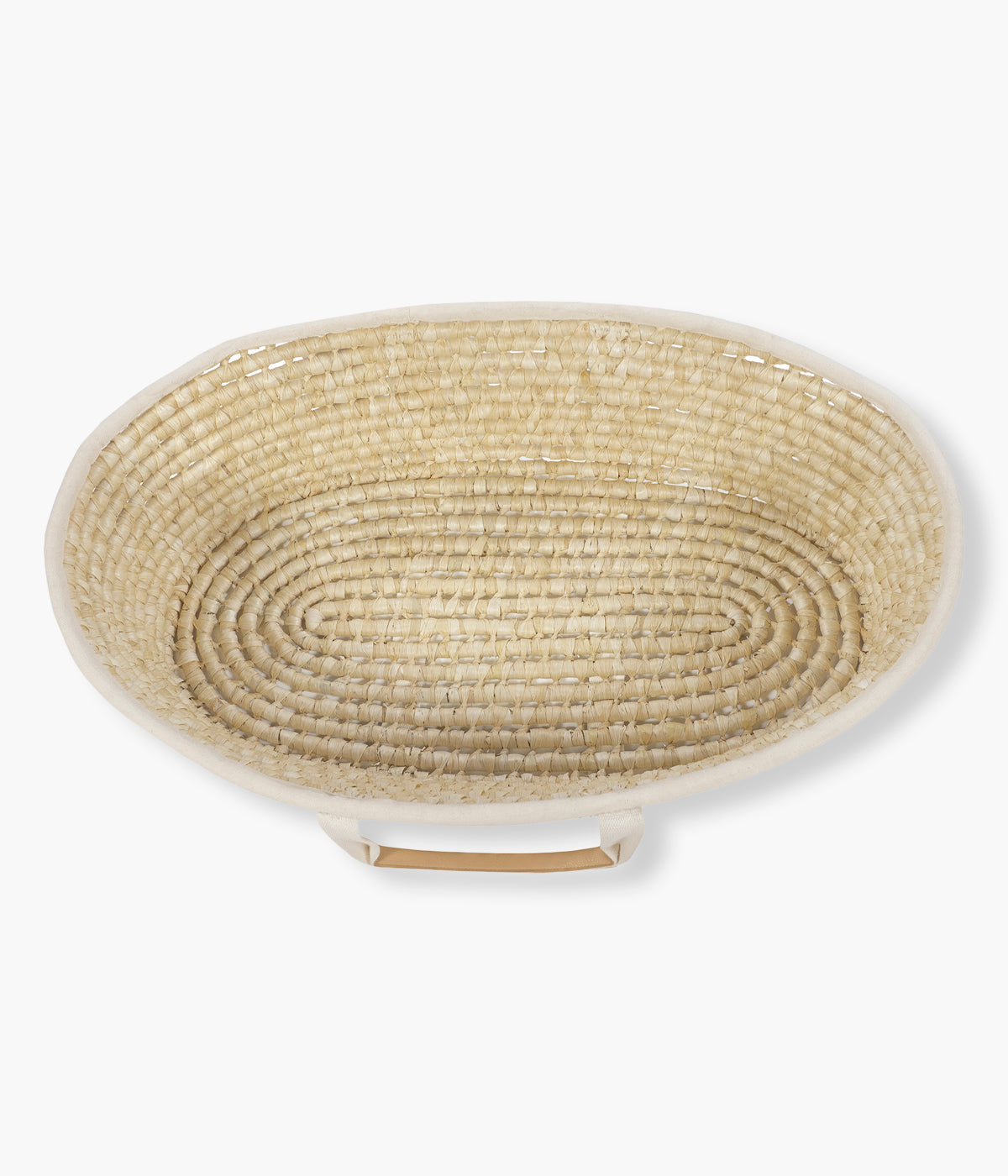 Vista superior da alcofa em vime natural da Pasito a Pasito com 80x40cm. Elegante moisés que oferece um espaço de descanso confortável, seguro e acolhedor para o recém-nascido durante os primeiros meses de vida.