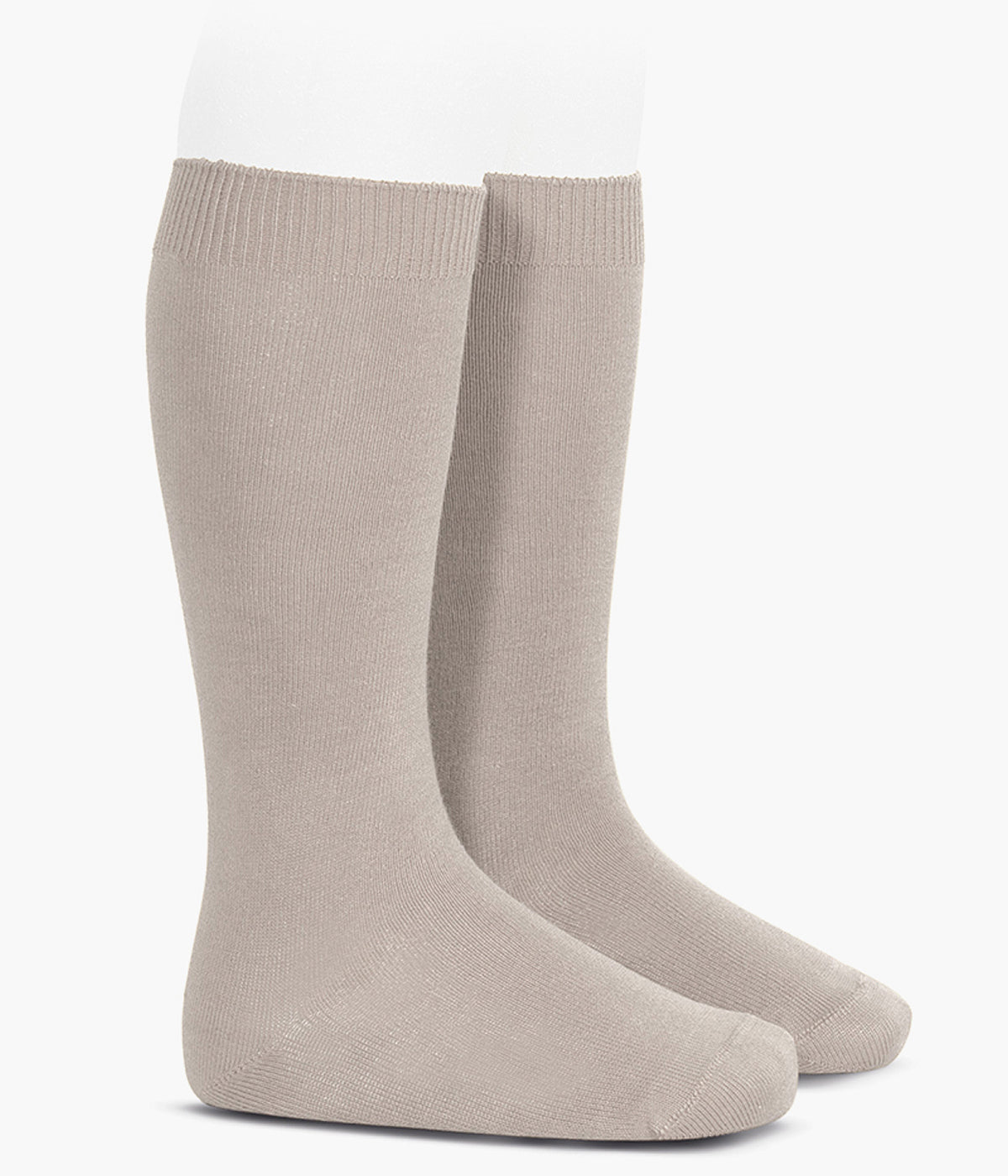 Meias pelo joelho lisas em algodão anti-pilling de cor bege-escuro (piedra 334) da marca Cóndor para bebé e recém-nascido(a).