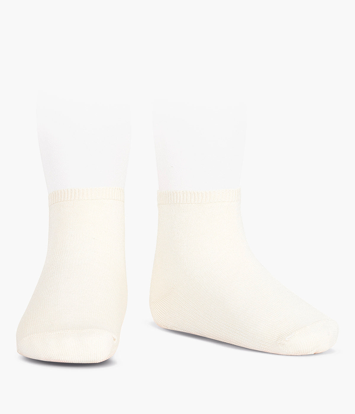 Meias curtas em algodão anti-pilling de cor pérola (303 cava) da marca Cóndor para bebé e recém-nascido(a).