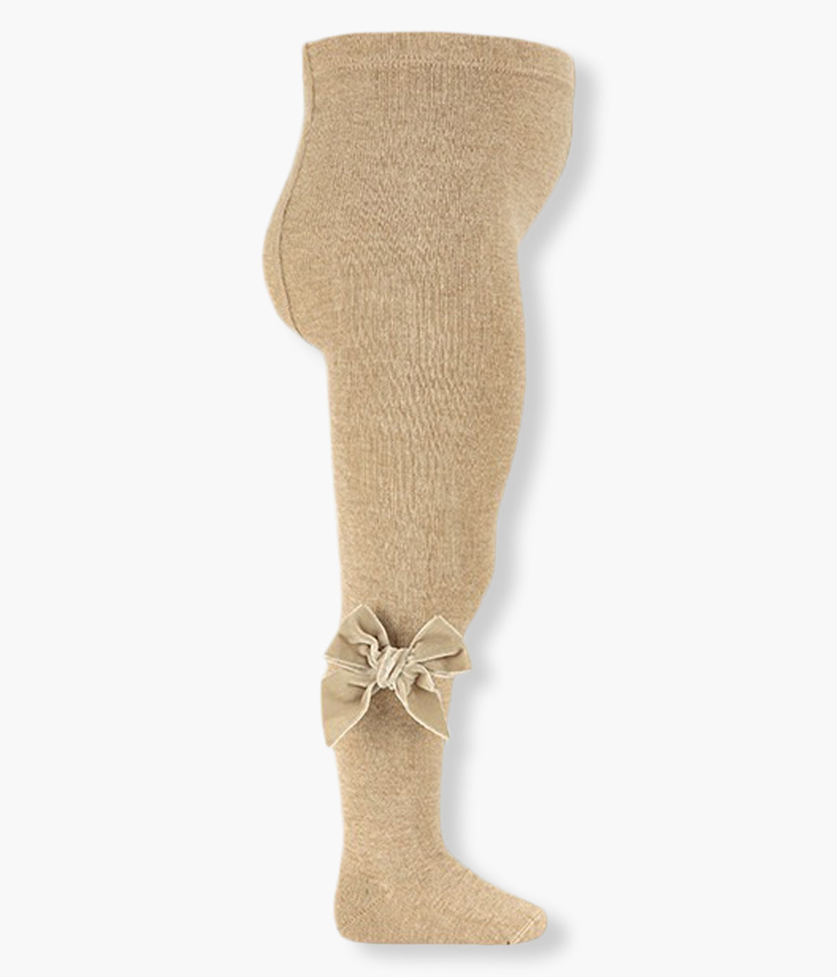 Collants lisos em algodão anti-pilling de cor bege (316 Turrón) da marca Cóndor para bebé e recém-nascido(a). Laço em veludo à cor na lateral.