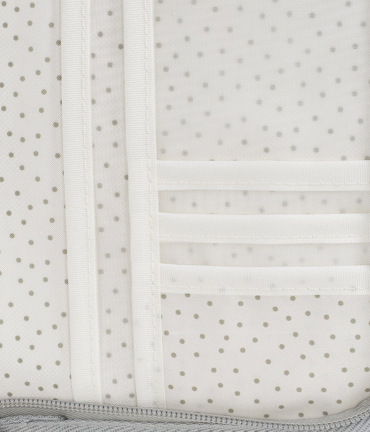 Porta documentos Sintra da Walking Mum, ideal para manter organizada toda a documentação do bebé. Com um padrão de riscas verdes e bege, este porta documentos é não só funcional, mas também muito elegante.