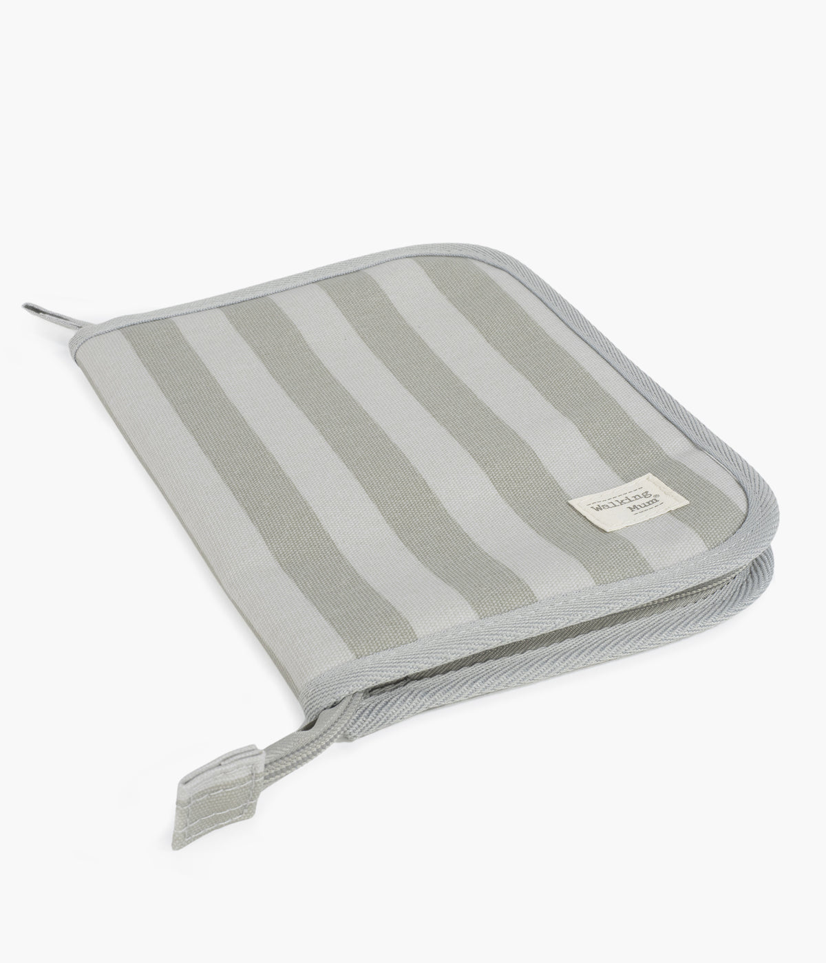 Porta documentos Sintra da Walking Mum, ideal para manter organizada toda a documentação do bebé. Com um padrão de riscas verdes e bege, este porta documentos é não só funcional, mas também muito elegante.