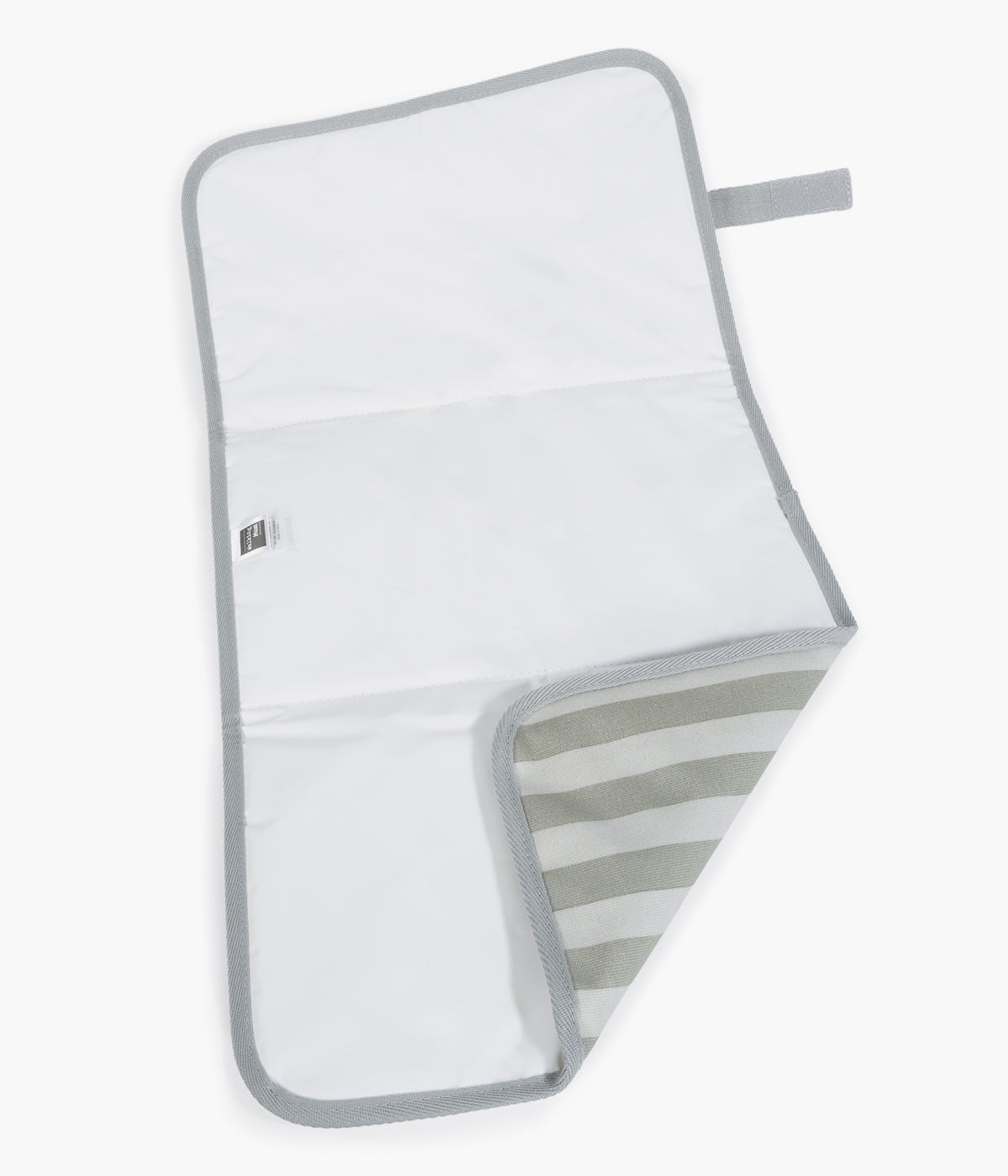 Muda fraldas Walking Mum Sintra com padrão riscas em verde e cinza. Prático muda fraldas para bebé dobrável e impermeável com forro acolchoado.