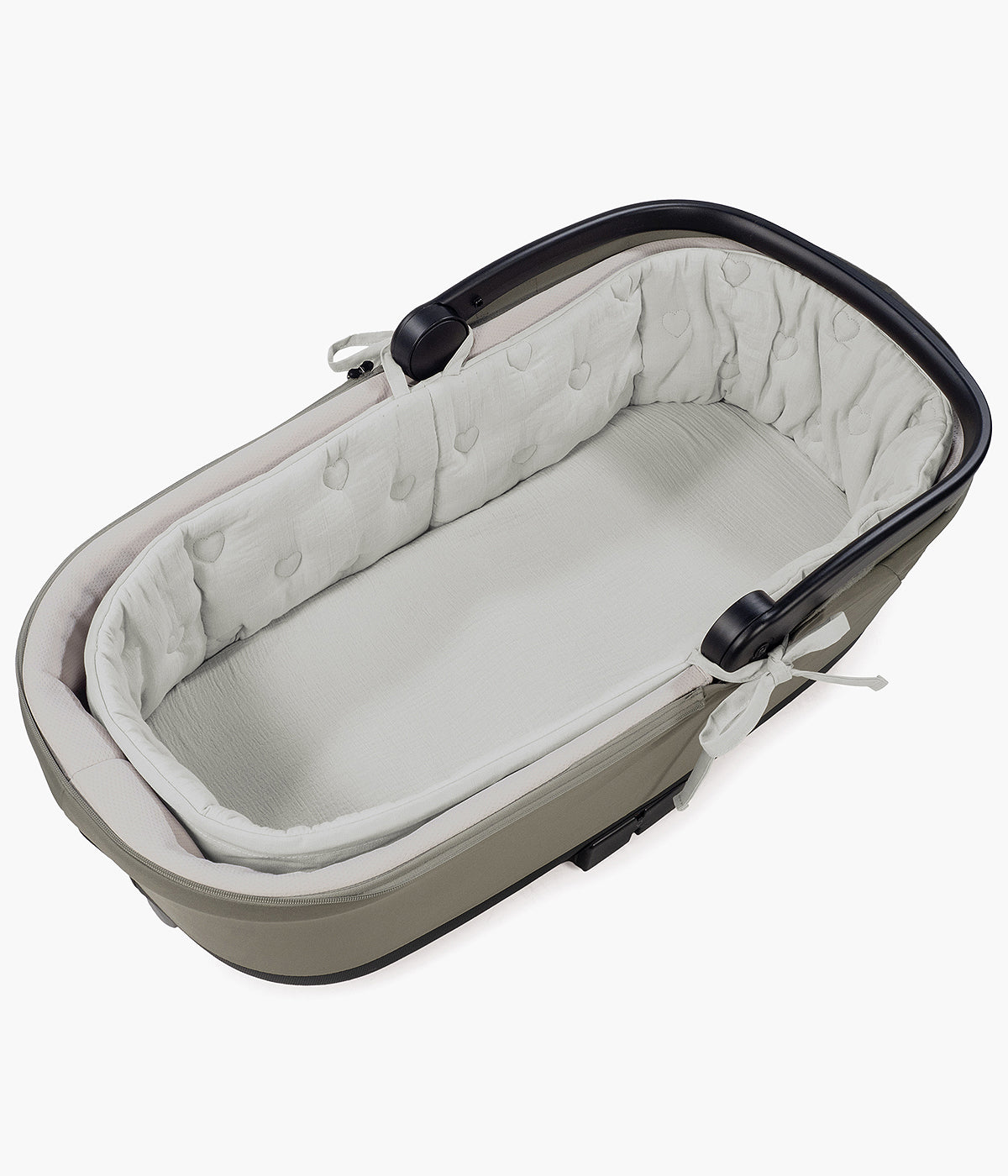 Forra para alcofa Walking Mum Sintra verde com delicados corações bordados, 100% algodão.