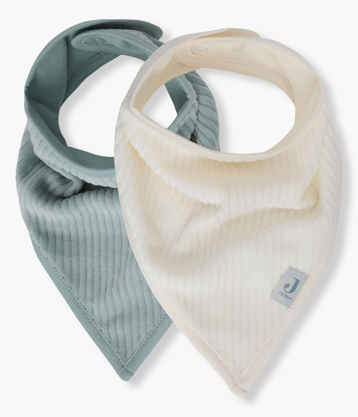Conjunto de duas babetes em veludo canelado da Jollein para bebé e recém-nascido(a). Suaves babetes, uma pérola e outra azul, perfeitas para manter o bebé limpo enquanto aprende a beber e comer sozinho.