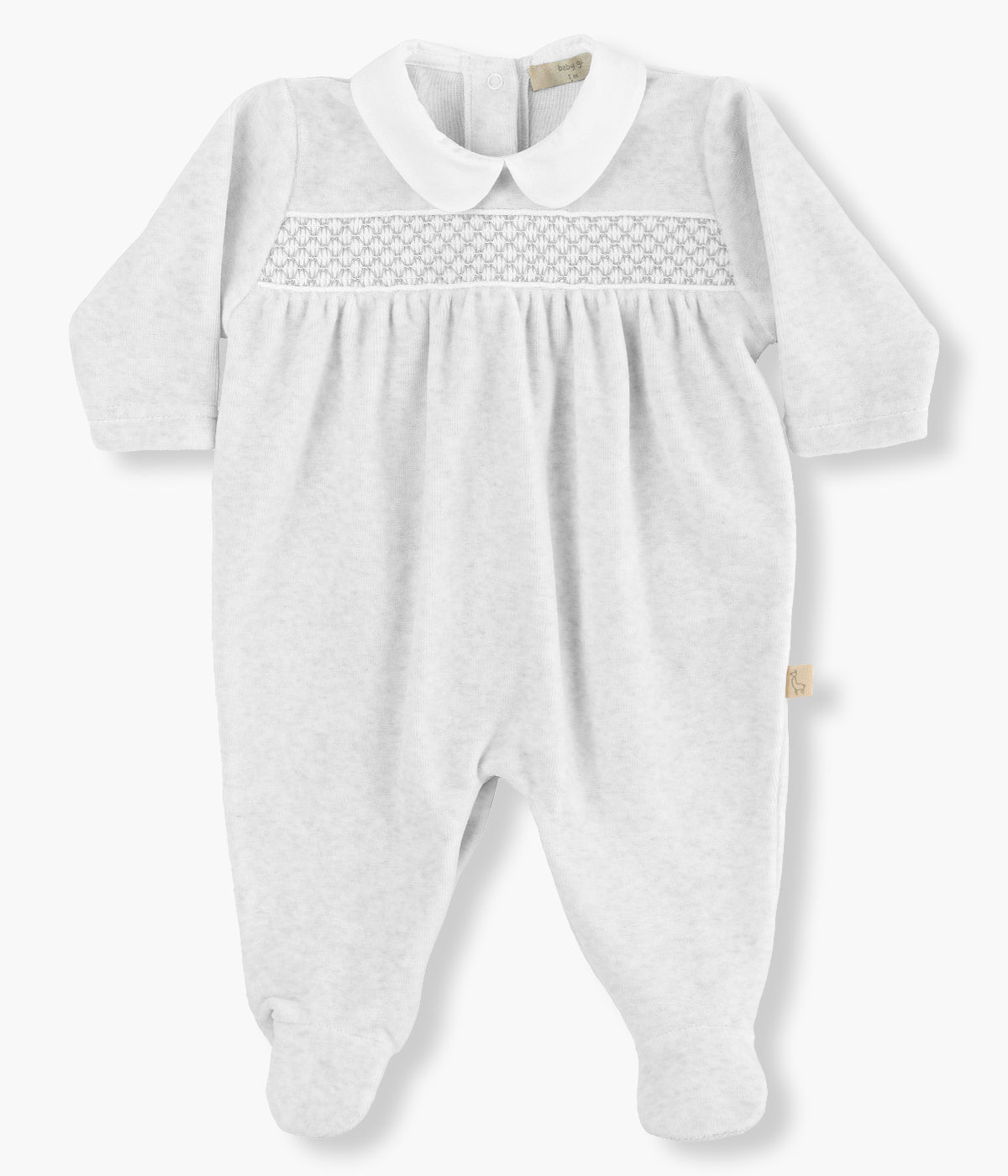 Babygrow em veludo cinza da Baby Gi para bebé e recém-nascido(a). Gola redonda cortada e faixa com favos na frente. Abertura com molas de pressão nas costas e entrepernas.
