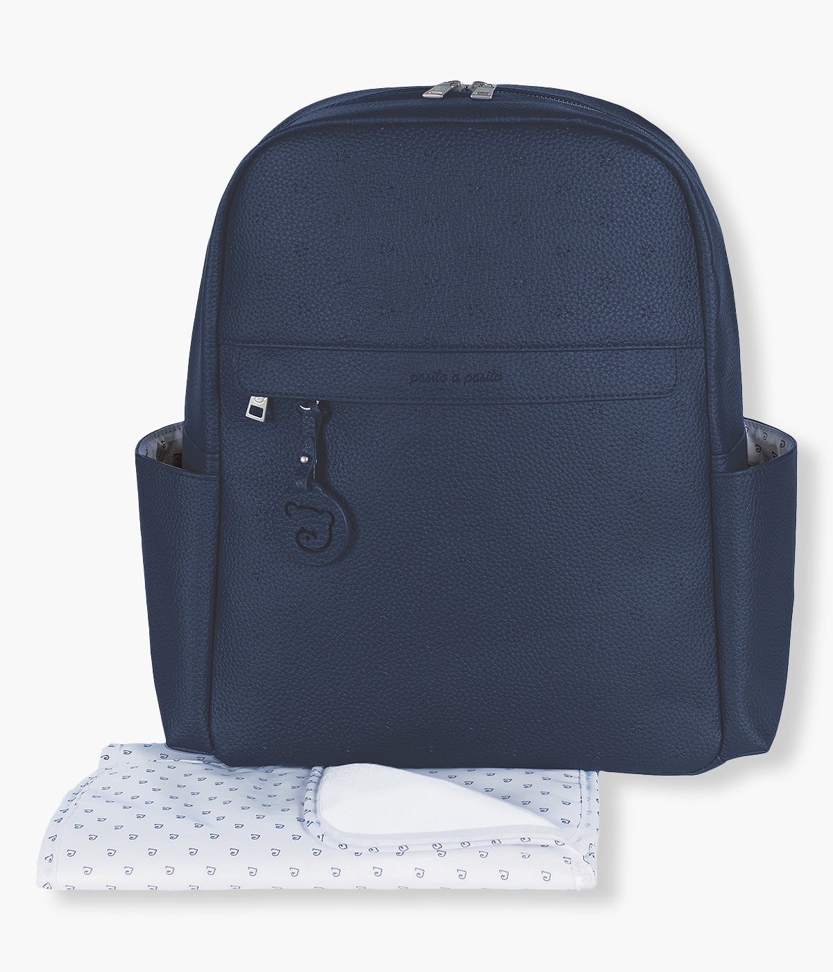 Mochila de Maternidade Pasito a Pasito New London Blue em polipele de cor azul-marinho vista de frente.
