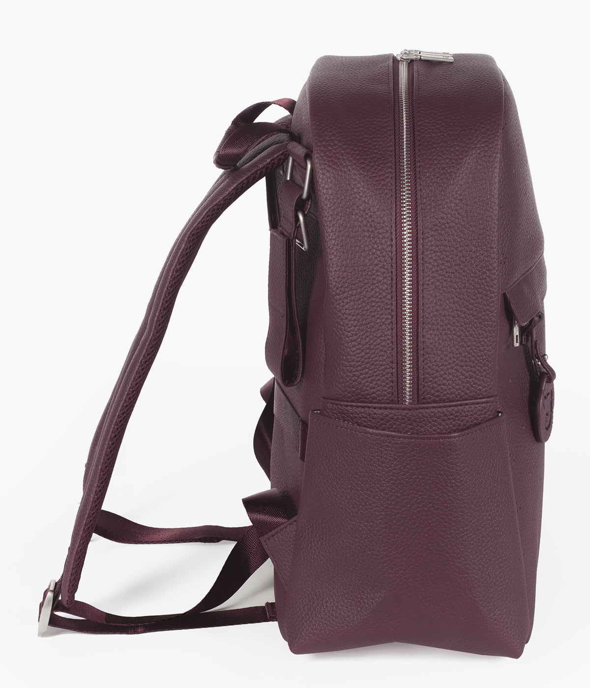 Mochila de Maternidade Pasito a Pasito London Cherry em polipele de cor cereja vista de lado.