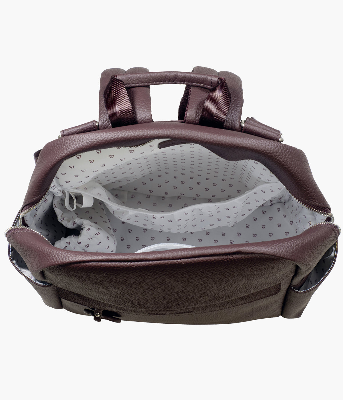 Mochila de Maternidade Pasito a Pasito London Cherry em polipele de cor cereja aberta com compartimentos para organização.