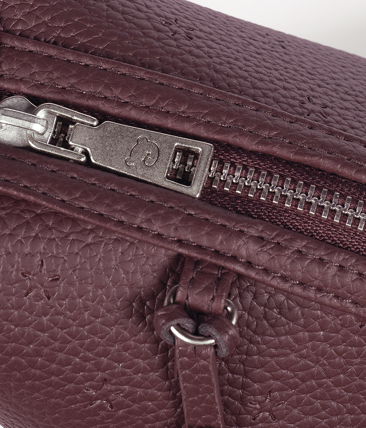 Bolsa de Passeio Gôndola Pasito a Pasito New London Cherry closeup.