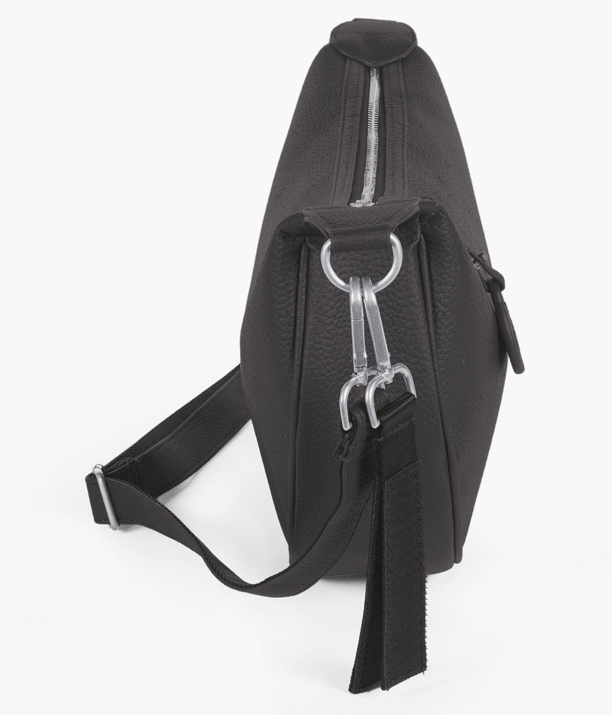 A Bolsa de Passeio Gôndola Pasito a Pasito London Black vista de lado.