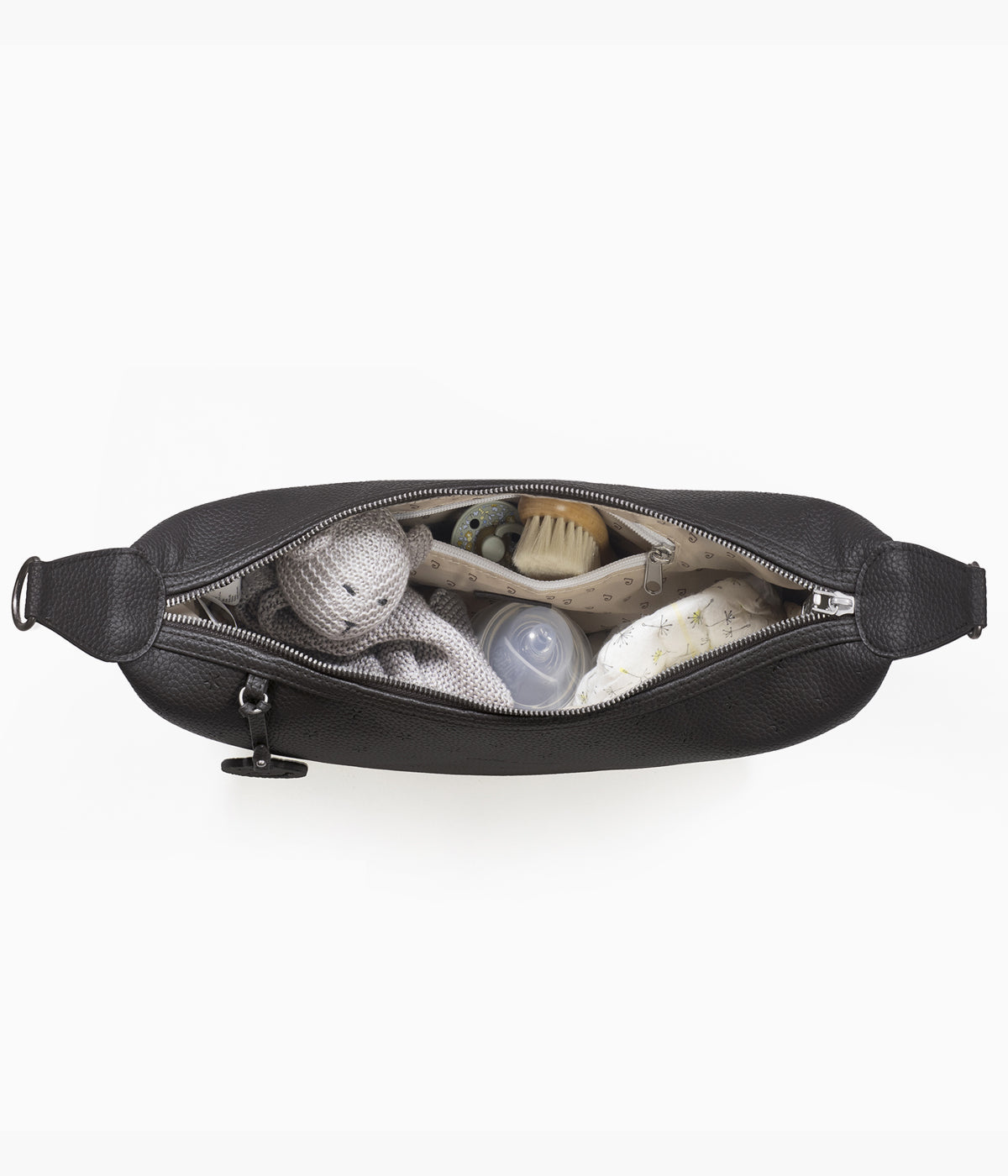 A Bolsa de Passeio Gôndola Pasito a Pasito London Black aberta e com artigos de bebé.