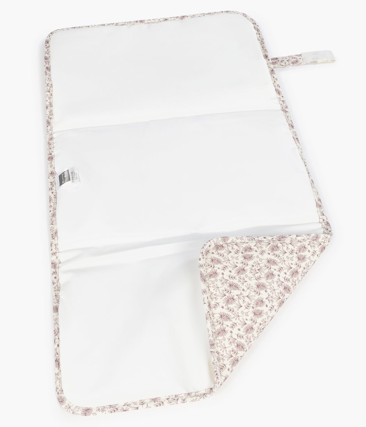 O muda fraldas portátil Walking Mum Gala Cerise combina elegância e funcionalidade num design compacto e prático. Com a parte externa em algodão impermeável, com delicado padrão ramos em tons de cereja em fundo pérola e interior acolchoado e plastificado, é perfeito para mudar a bebé com conforto e estilo em qualquer lugar.