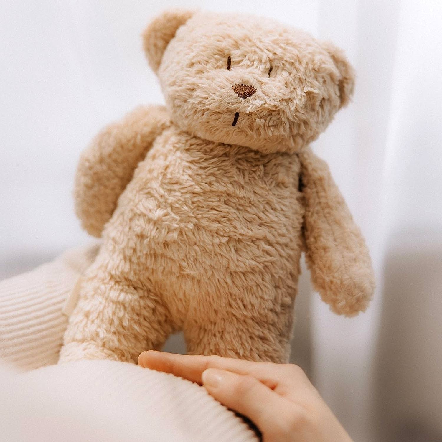 Peluche moonie com sons white noise, gravador de voz, sensor de choro e luz led.