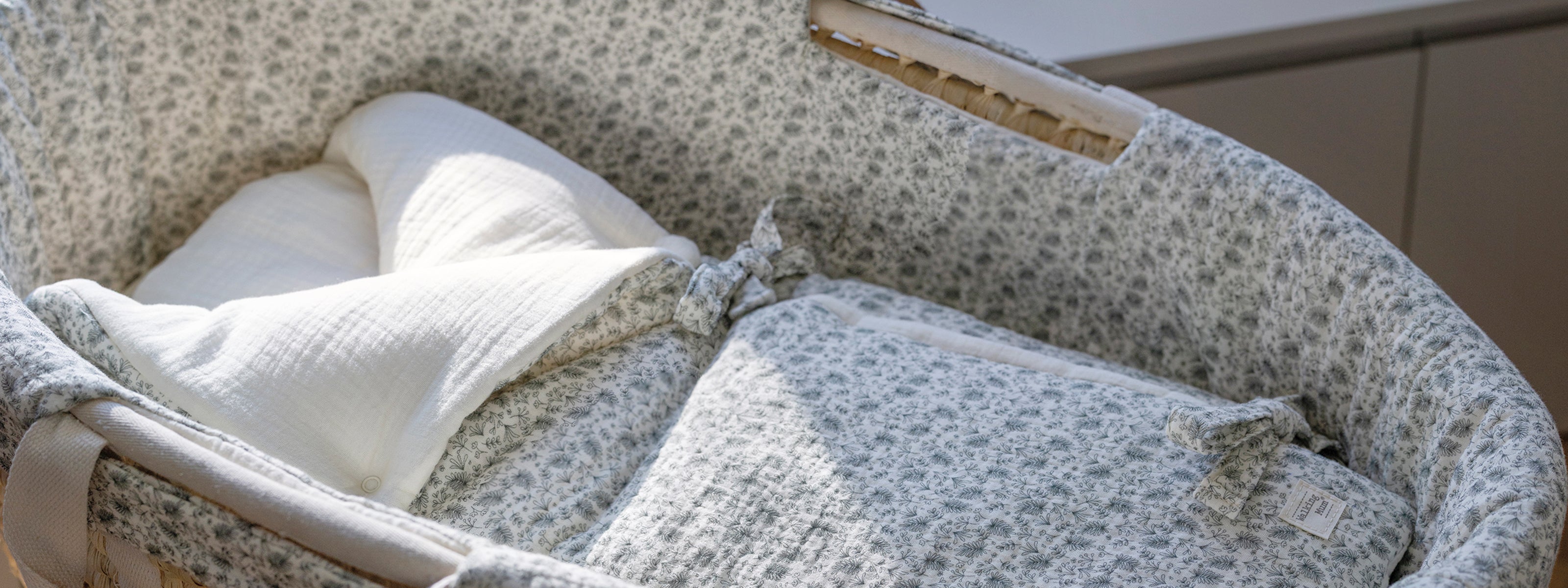 Coleção Gala da Walking Mum nas variantes Cerise e Mint disponível na Moon Baby Shop.