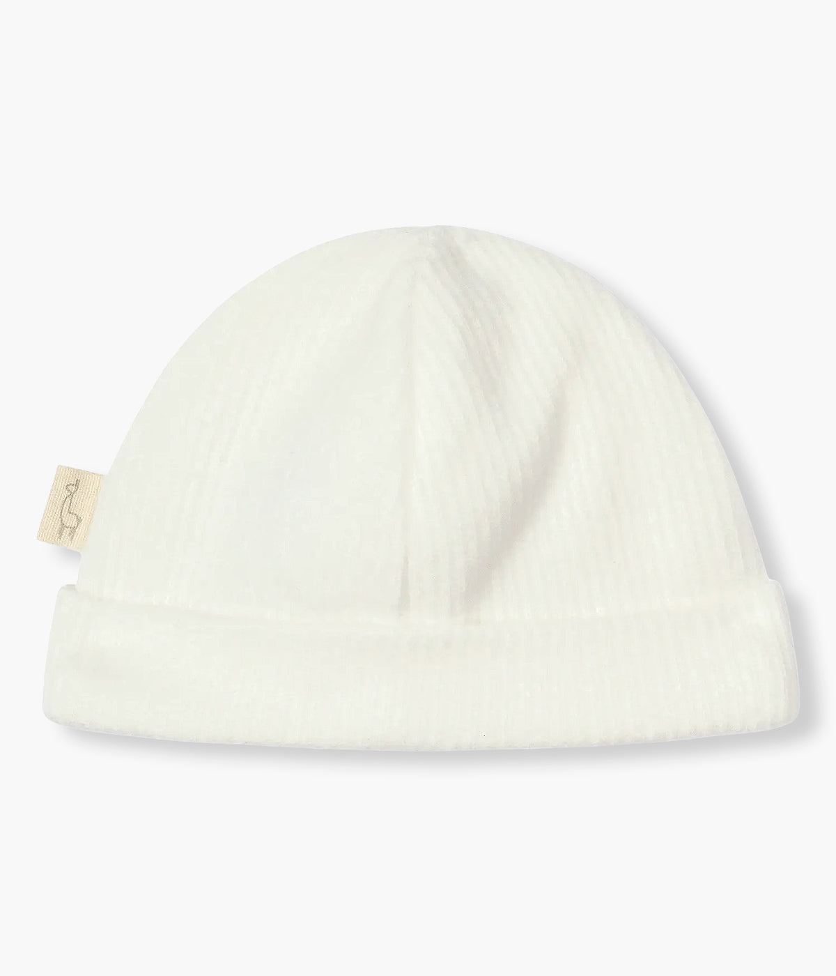 Vista traseira do gorro em algodão interlock canelado pérola da Baby Gi para bebé e recém-nascido(a). Delicado gorro com dobra a toda a volta e forro sem costuras.