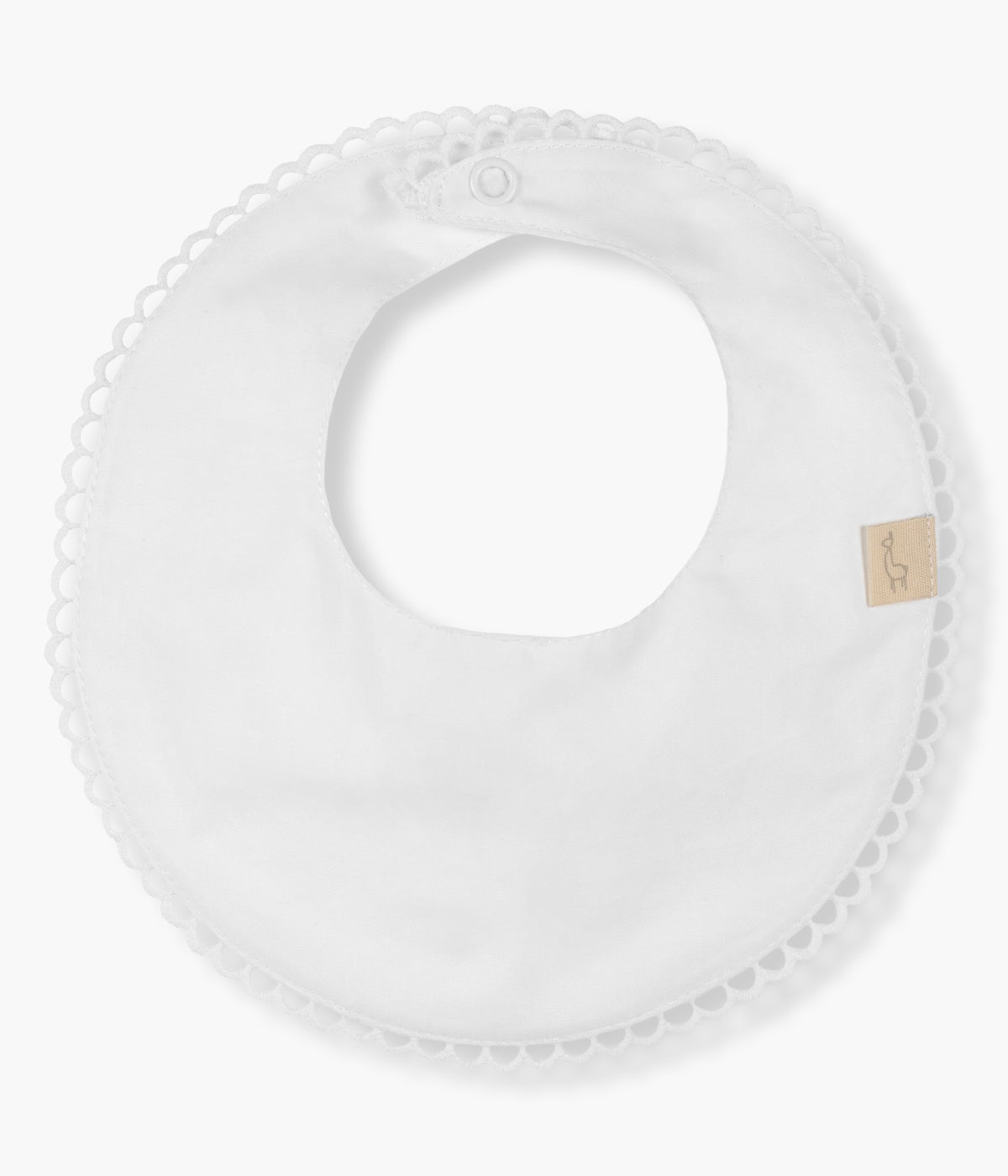 Babete impermeável branca da Baby Gi para bebé e recém-nascido(a), 100% algodão. Contorno a toda a volta com renda perfurada.
