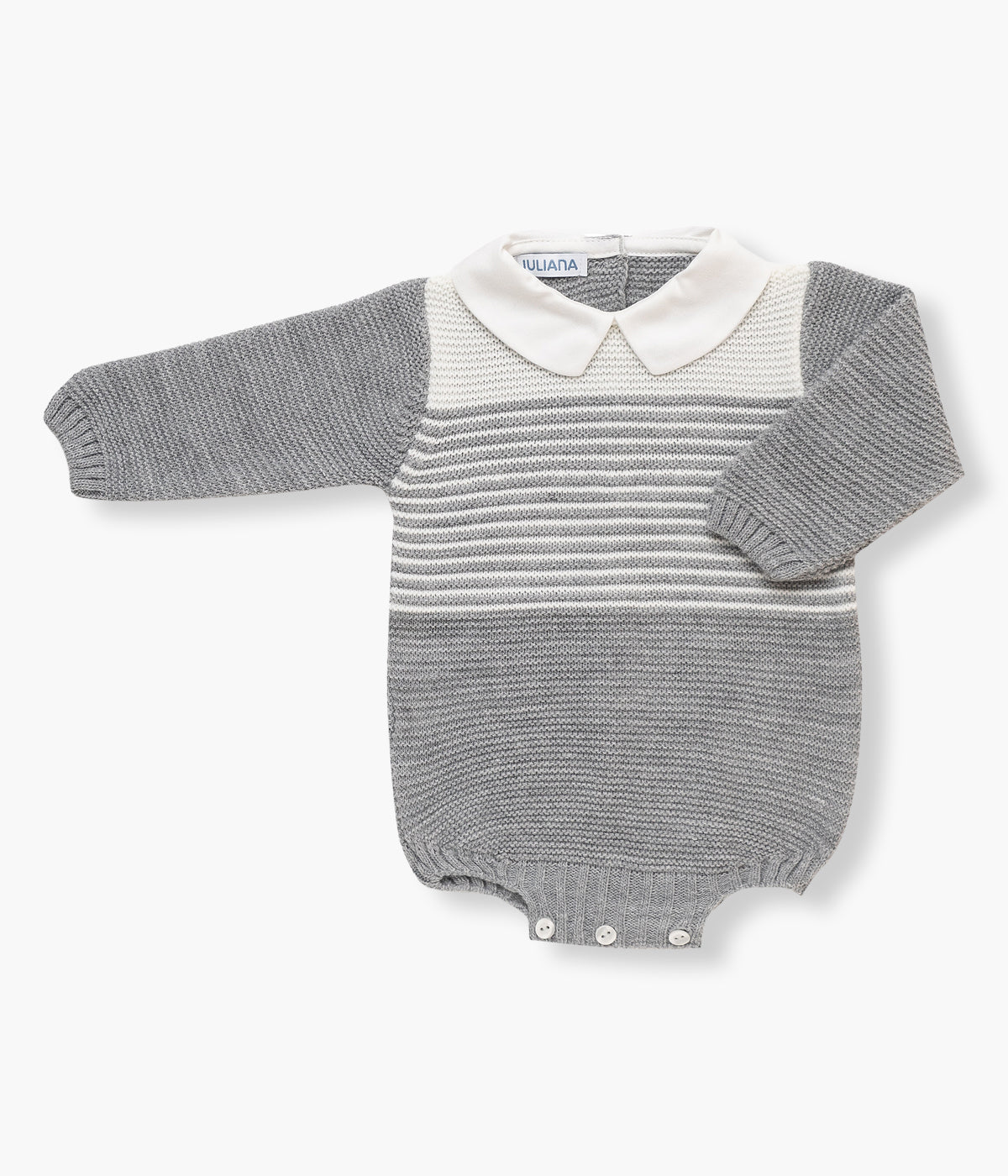 Fofo de malha cinza da Juliana para bebé menino e recém-nascido. Elegante fofo com gola bico branca e riscas em branco no peito.