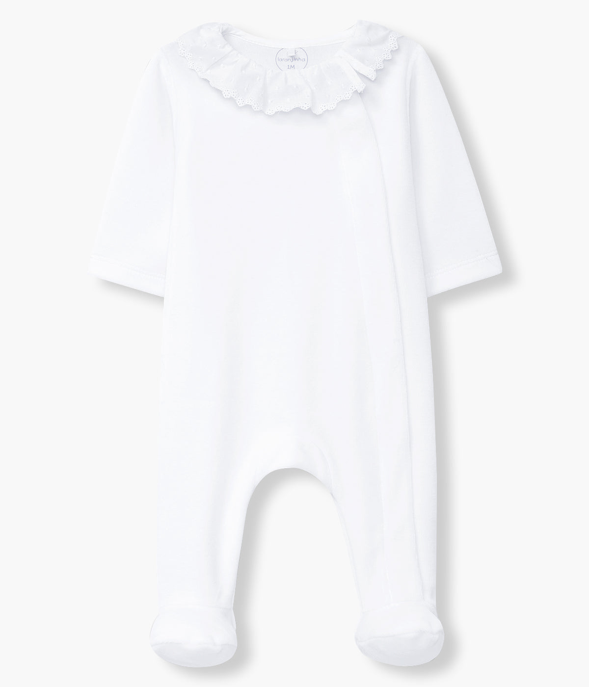 Babygrow em veludo branco da Laranjinha para bebé e recém-nascido(a). Quentinho babygrow com gola folho bordada e abertura na lateral com molas de pressão.