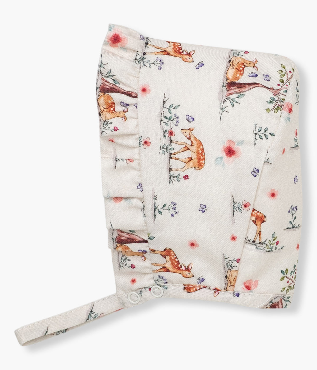 Touca em algodão da Mighty Love para bebé menina e recém-nascida. Elegante touca com padrão bambi na floresta em fundo bege e tira para atar no queixo.
