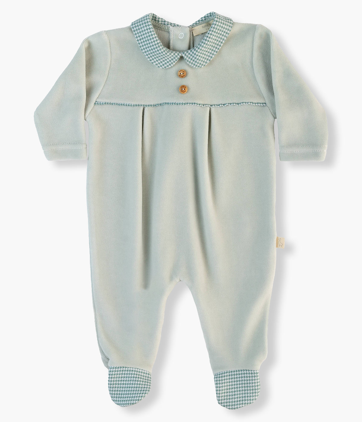 Babygrow em veludo verde-menta da Baby Gi para bebé e recém-nascido(a). Gola redonda cortada, faixa no peito e pés com padrão Pied-de-Poule e dois botões decorativos na frente. Abertura nas costas e entrepernas.