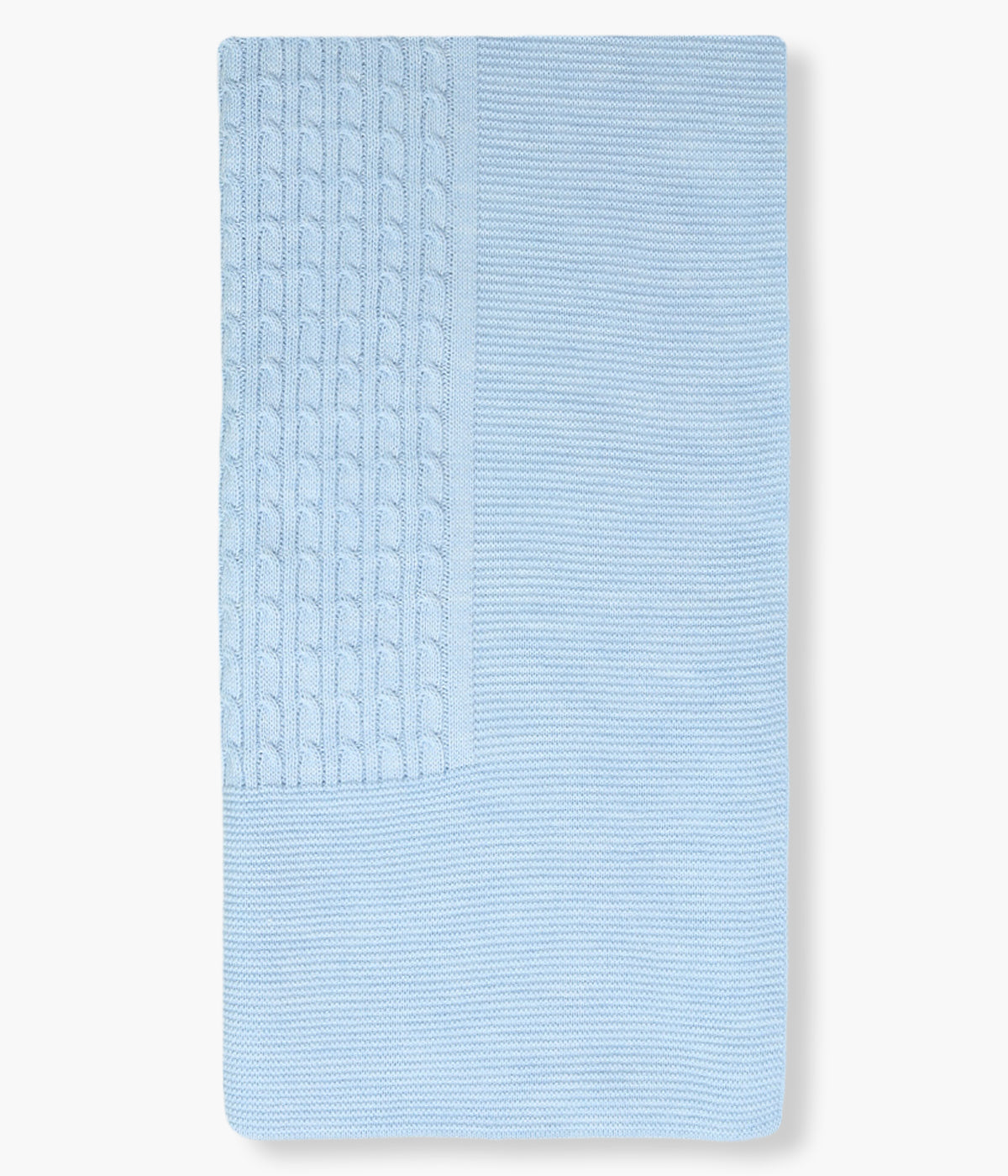 Manta de malha azul da Mac Ilusión para bebé menino e recém-nascido. Delicada manta de formato quadrado com detalhes entrelaçados na malha.