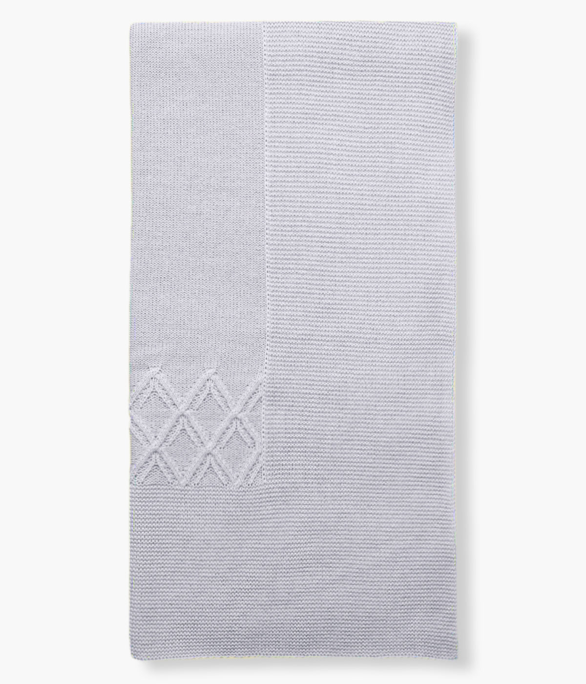 Manta de malha lilás da Mac Ilusión para bebé e recém-nascido(a). Delicada manta de formato quadrado com tricotado efeito geométrico.