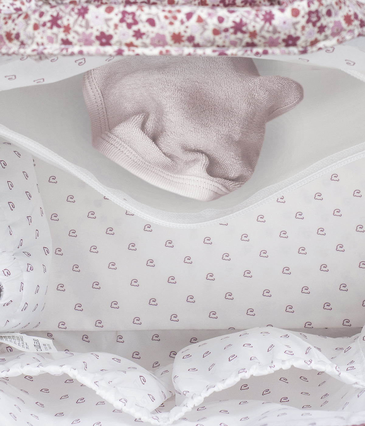 Bolsa de passeio Cherry Flowers da Pasito a Pasito com compartimento para roupas molhadas e sujas.