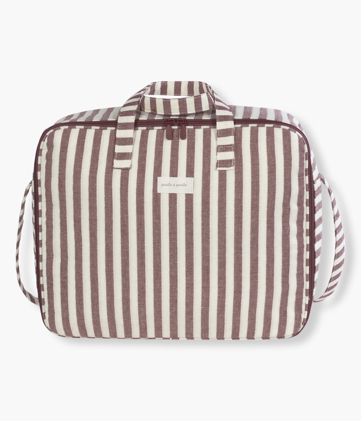Mala de maternidade Pasito a Pasito Cherry Strips com exterior em algodão impermeável com padrão riscas&nbsp;de formato retangular ideal para levar para a maternidade. Oferece grande capacidade, resistência e um toque de charme inconfundível.