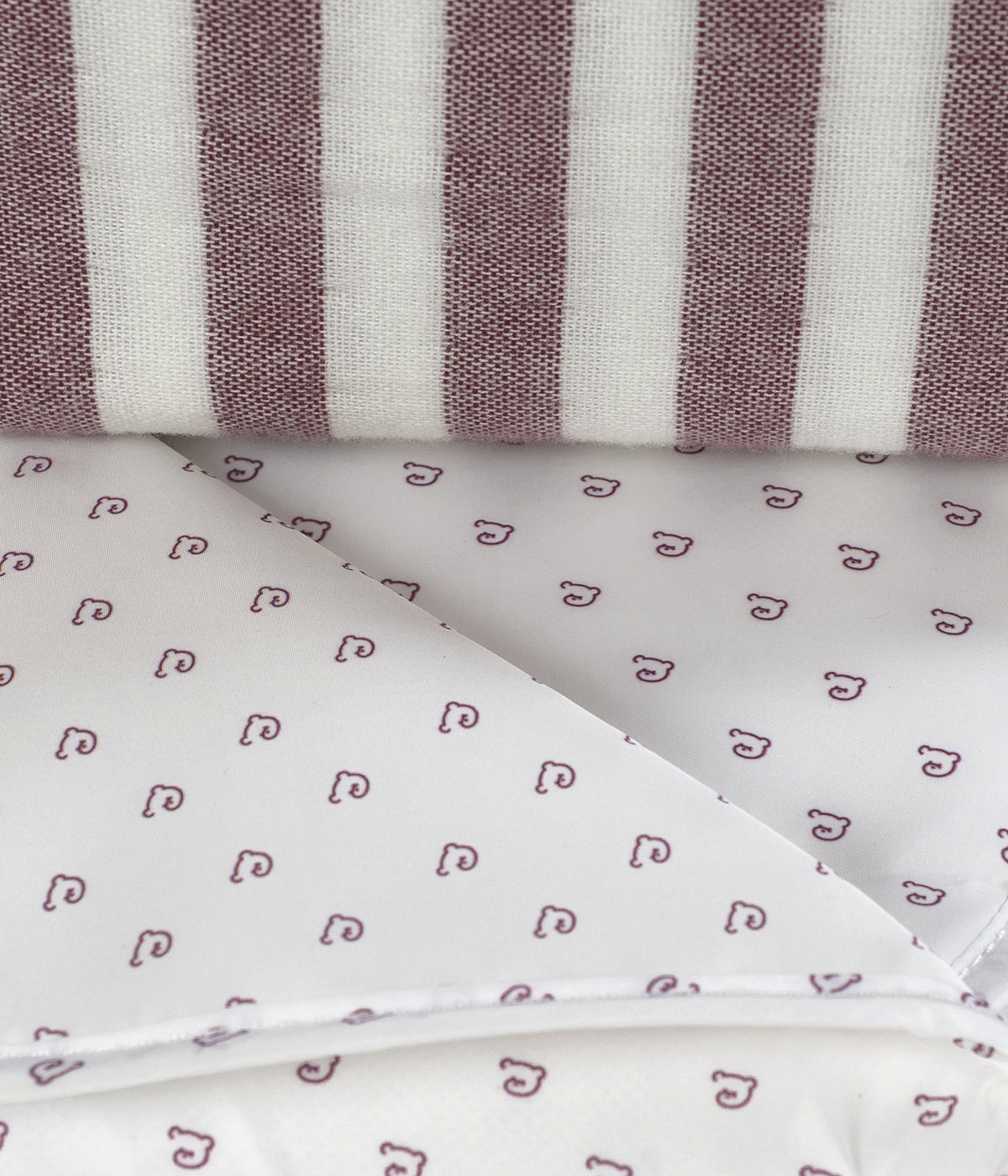 Bolsa de passeio Cherry Strips da Pasito a Pasito com resguardo incluído.