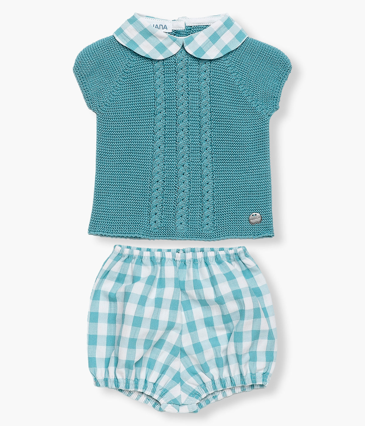 Vista de frente do conjunto em malha e algodão azul da Juliana para bebé e recém‑nascido(a), composto por camisola e tapa fraldas. Camisola de malha de manga curta com gola redonda cortada com padrão vichy azul e detalhes entrelaçados na malha. Tapa fraldas em algodão com padrão vichy a combinar com a gola.