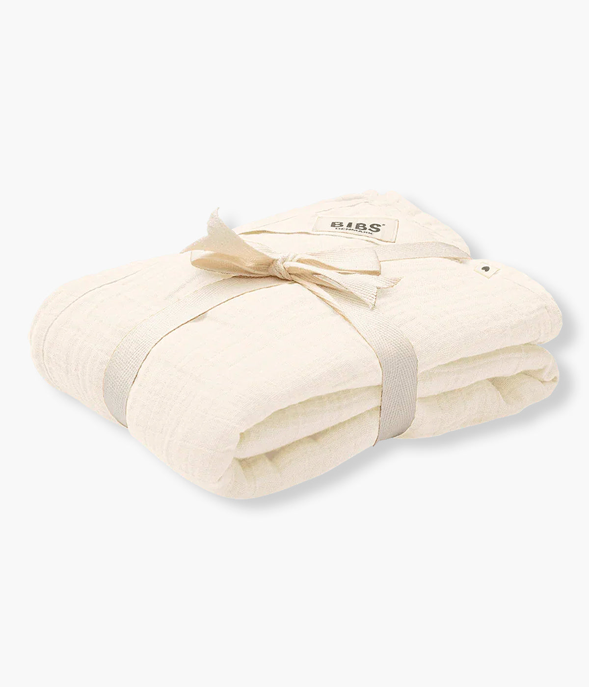Swaddle musselina da Bibs para bebé e recém-nascido(a). Feita em musselina de algodão orgânico certificado na cor marfim (ivory), esta fralda swaddle é leve, respirável e incrivelmente suave, ideal para envolver o bebé e proporcionar uma sensação de conforto, segurança e tranquilidade desde o nascimento.